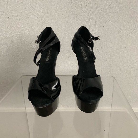 Patent leather platform stiletto heels. - Picture 3 of 5